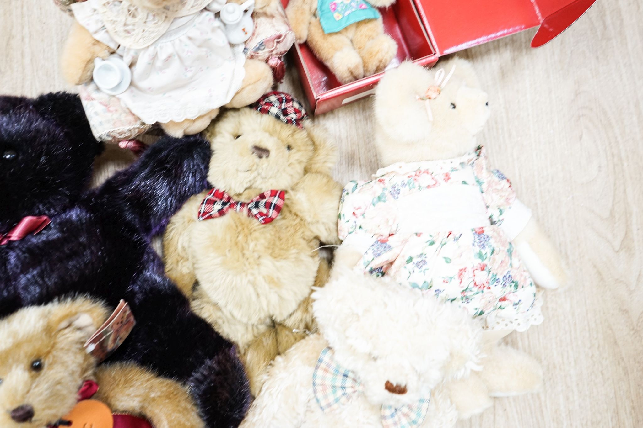 Four Bialosky bears and Metro bears